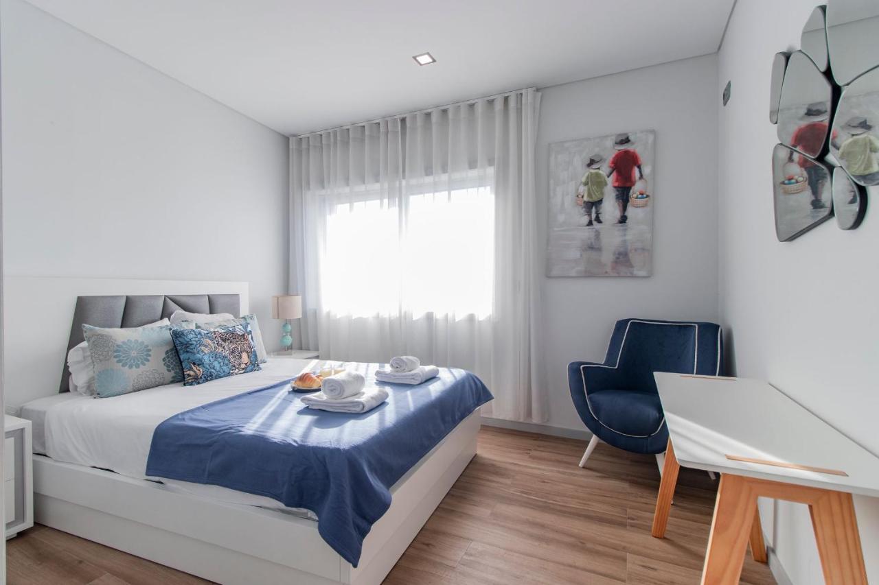 Downtown 1Br Apartment W/ Balcony By Lovelystay Porto Luaran gambar