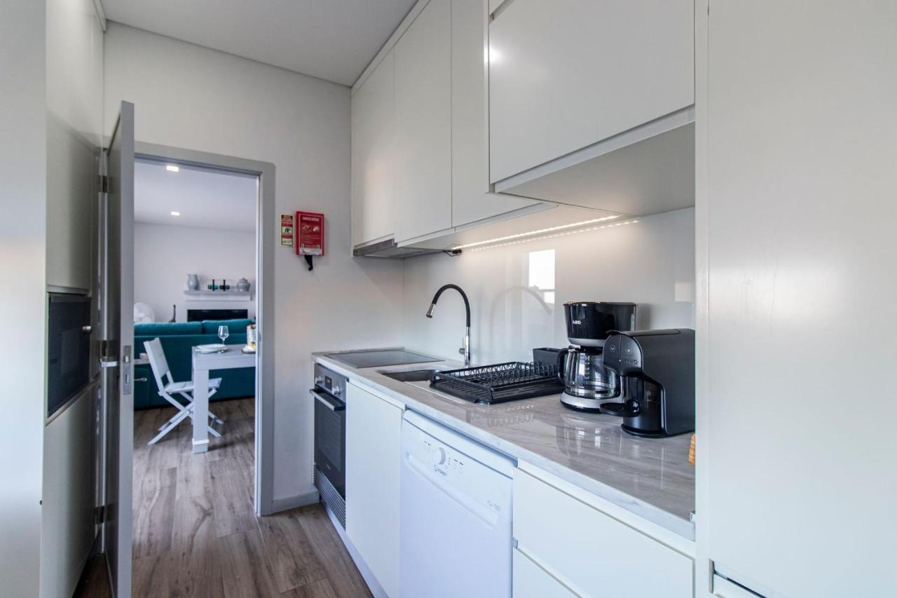 Downtown 1Br Apartment W/ Balcony By Lovelystay Porto Luaran gambar